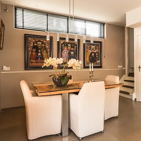 Ботель Houseboat-apartment Sumatra 3*