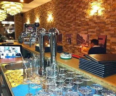 Hotel Larende