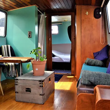 Bed & Breakfast Floating *