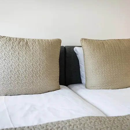 Sarphatipark Apartments *