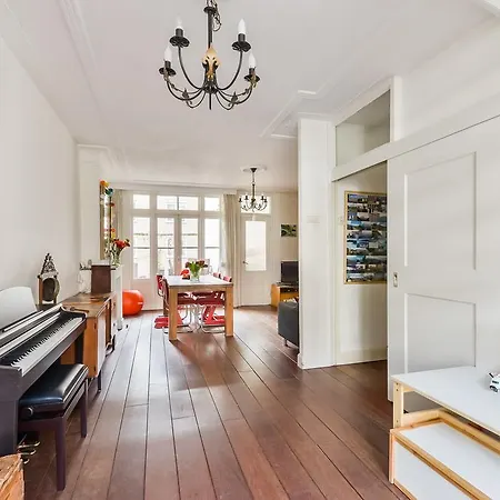Tolstraat Family House * Amsterdam