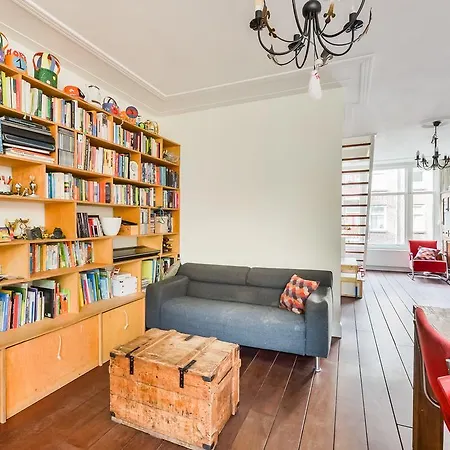 Tolstraat Family House *