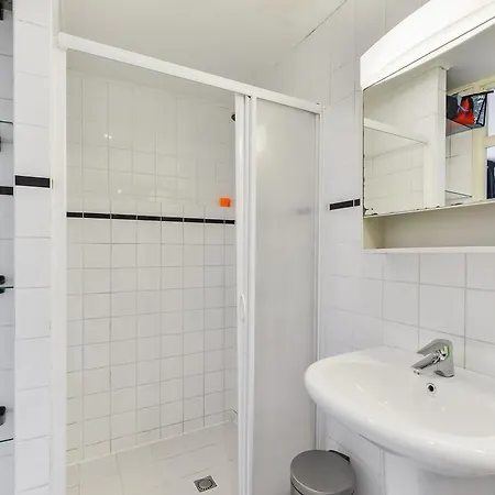 Tolstraat Family House Apartment