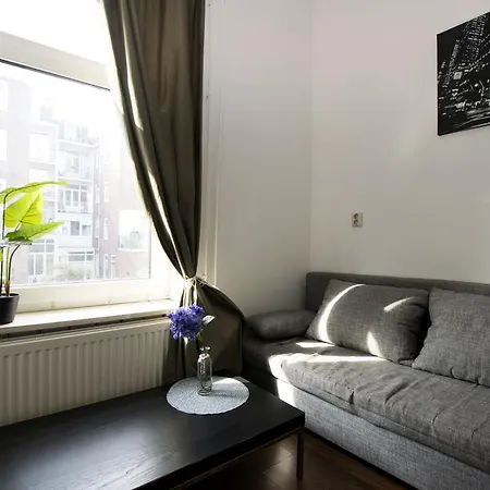 Bed & Breakfast Bilderdijkstraat