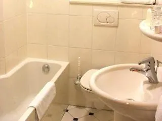 Hotel Agora 2*