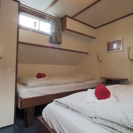 Hotelboot Sarah Hotel 2*