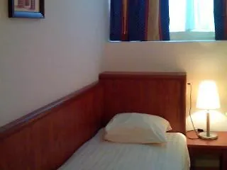 ذا تاونهاوس فندق 2*