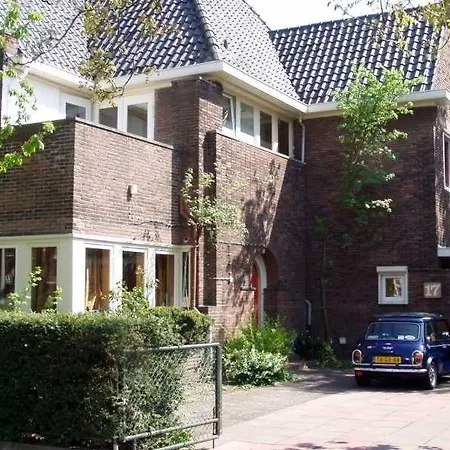 Xaviera's Bed & Breakfast 2*