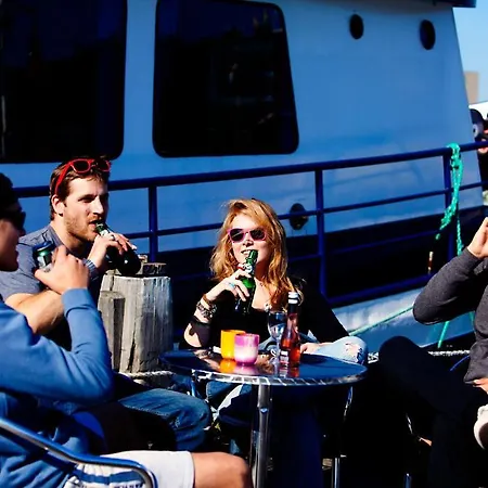 Bateau-hôtel Amicitia 2*