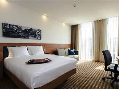 Hotel Hampton By Hilton Arena Boulevard 3*