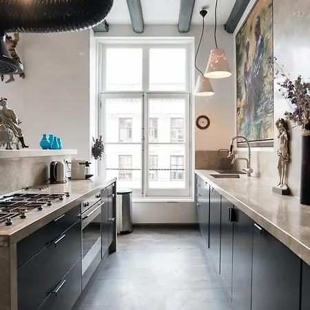 Penthouse Canal By Excellent