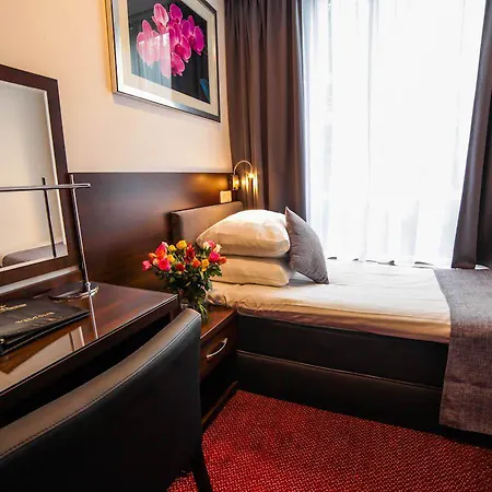 City Garden Hotel