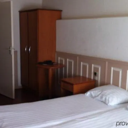 Hotel Delta City Center 3*