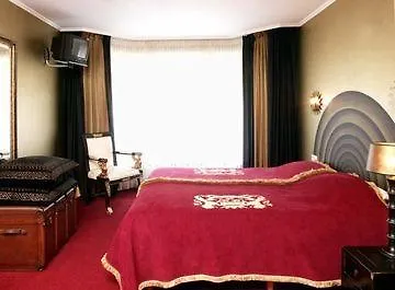 Maison Elle Hotell 4*