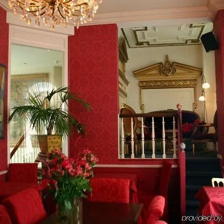 Maison Elle Hotell 4*