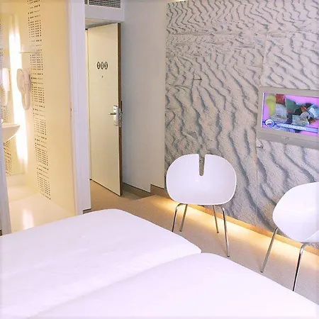 מלון Ibis Styles Station 3*