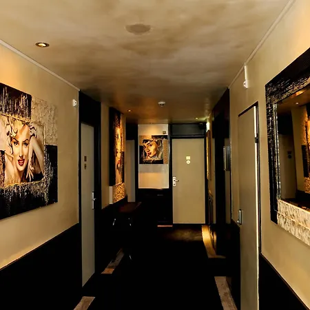 Sint Nicolaas Hotel 3*
