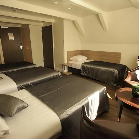 Hotel Library 3*