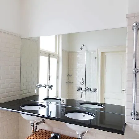 Marnix360apartments The Mansion 2*