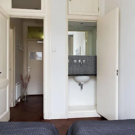 Marnix360apartments The Mansion 2*