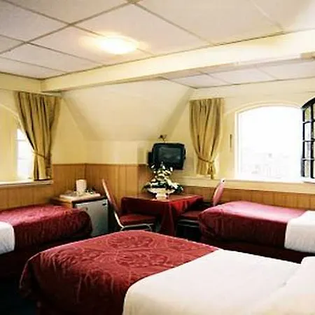 Hotel Di-ann City Centre 2*