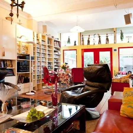 Bed & Breakfast Xaviera's 2*