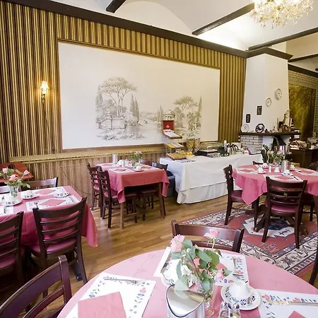 Hotell House Of Adam 4*