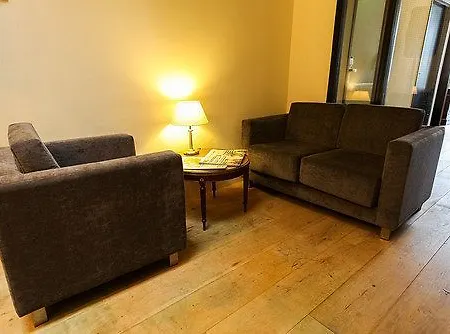 Agora Hotel 2*