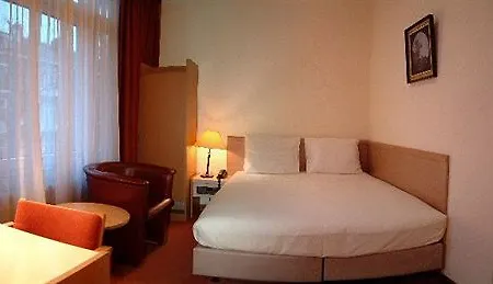Aadam Wilhelmina 3*