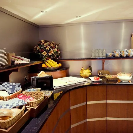 Huygens Place 4*