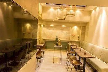 The Bird Hotel 3*