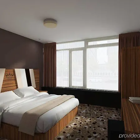 King's Court Otel 3*