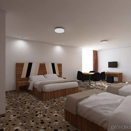 King's Court Otel 3*