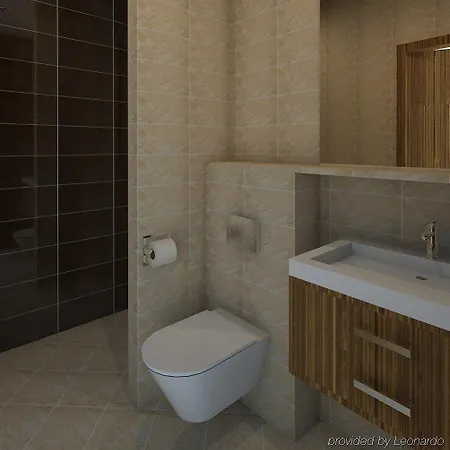 Otel King's Court 3*