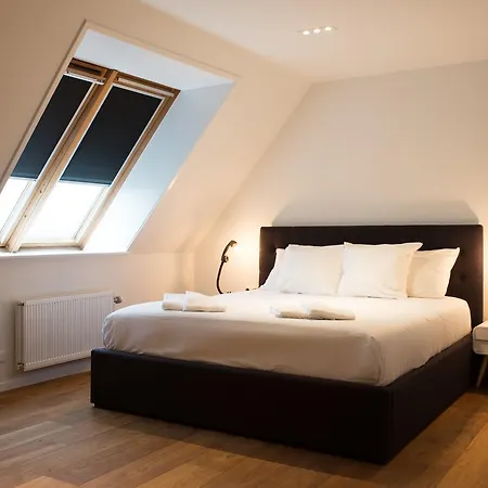 Via Amsterdam Hostal