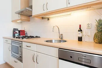 Nassau Canal Bed & Breakfast Amsterdam