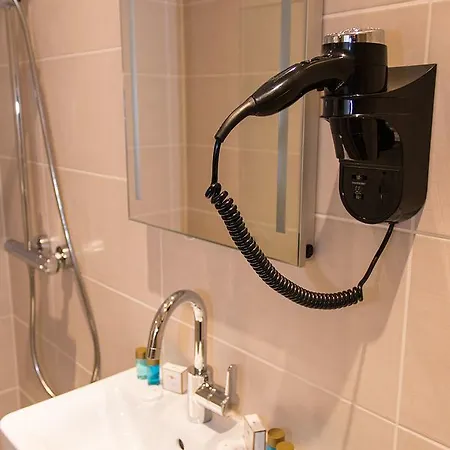 Royal Plaza Hotell 3*