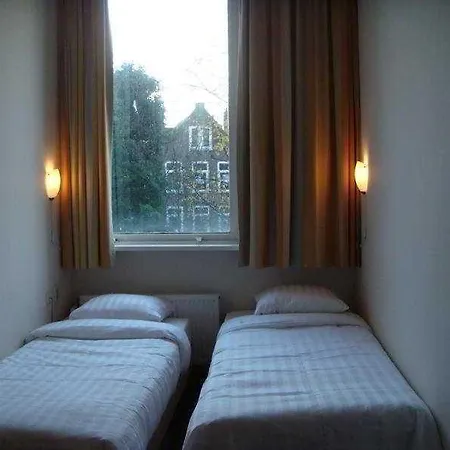 Aston Hotel