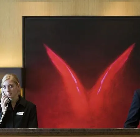 Park Plaza Victoria Hotel