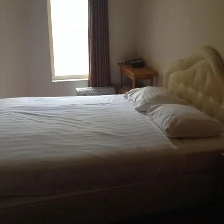 Budget Season Star Hotel
