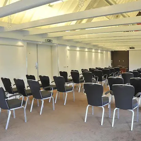 Hotel Golden Tulip Loosdrecht 4*