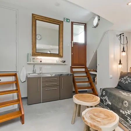 Coco's Boatique Bed & Breakfast Amsterdam