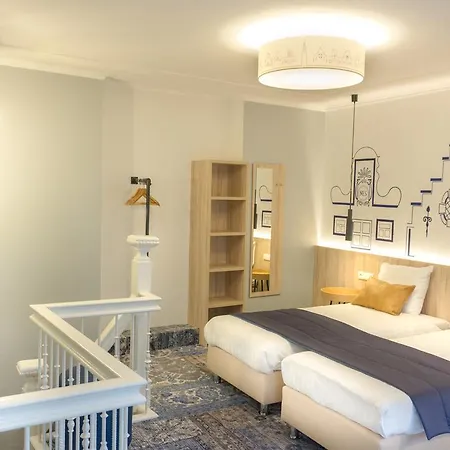 Hotel Nes 3*