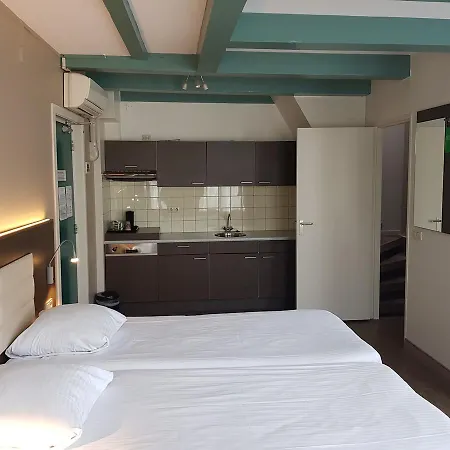 Avenue Hotel