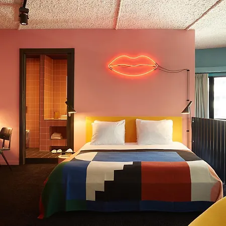 Hotel The Social Hub 4*