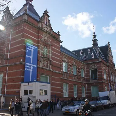 Gogh Hotel 3*