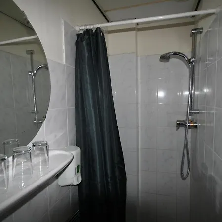 Budget Barbacan Hotel