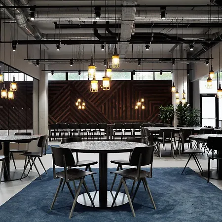 Hotel The Social Hub 4*