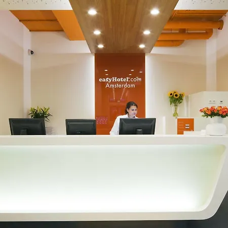 Easyhotel City Centre South 2*