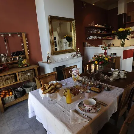 The Vanguard Bed & Breakfast 2*
